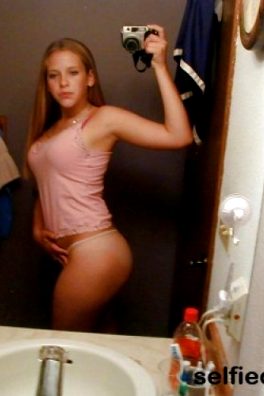 Nude Girl Selfies