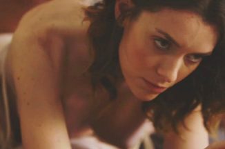 Ashlynn Yennie ‘Bored And Ignored’ Plot In “Submission” (2016)