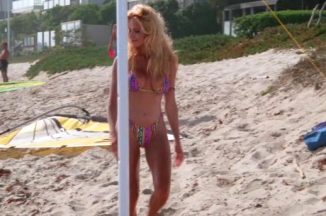 Pamela Anderson In Season 3 Of Baywatch, Her Body Saves Lives