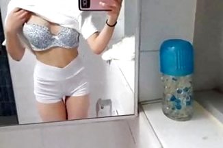 Young Babes showed private porn selfies and hot videos